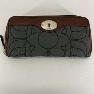 FOSSIL Key-Per Dark Gray Floral Stitched Wallet with Dark Brown Leather Trim